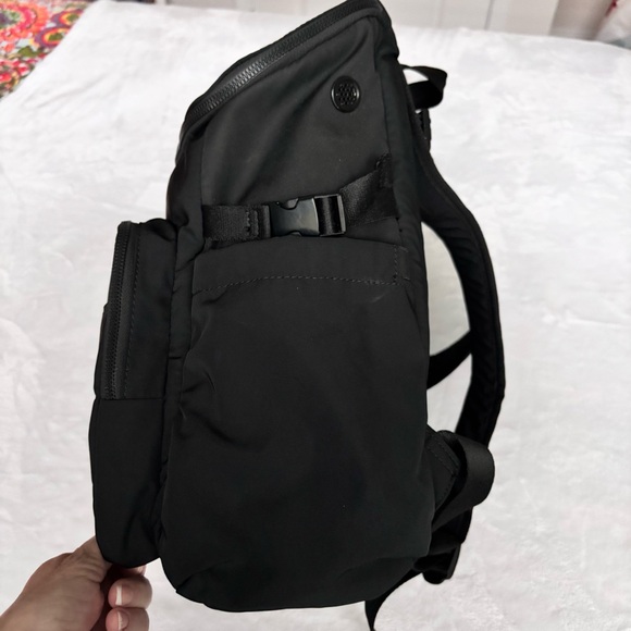 SINCERELY JULES On-The-Go Family Backpack With Changing Mat - Picture 7 of 16